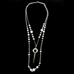 Luxury Crystal Pearl Necklace Silver & White NWOT
